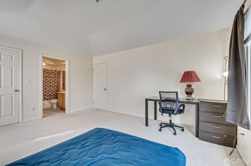 1138 Waterford Dr, Edison NJ 08817-1908 exterior