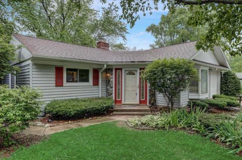 3711 64th St, Milwaukee, WI 53216-2137