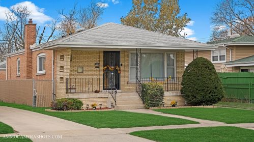 15324 Oak St, Dolton, IL 60419-2647