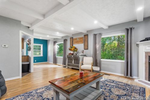 5482 Ravine Rd, Kalamazoo MI 49009-9002 exterior