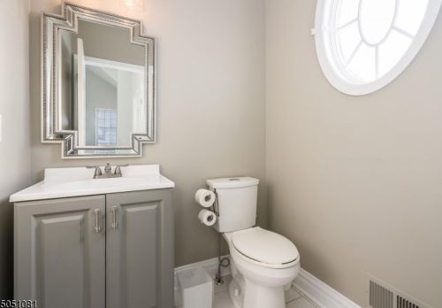 28 Goosetown Dr, Clinton NJ 08809-2603 exterior