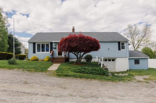 61 Derby St, Worcester, MA 01604-3940