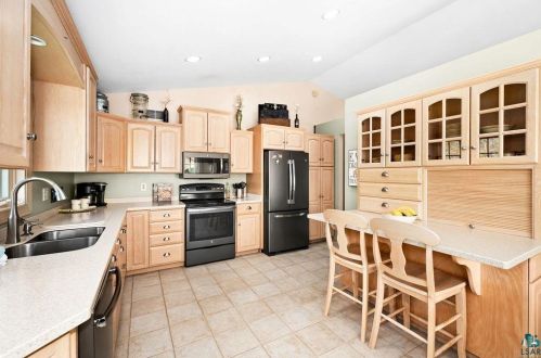 5633 Hermantown Rd, Duluth MN 55810-9744 exterior