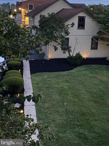 2008 Marietta Ave, Lancaster PA 17603-2354 exterior