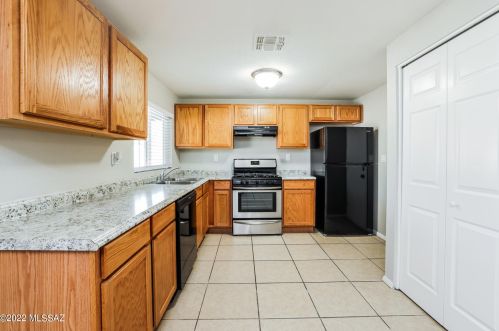 2560 Vereda De Gente, Tucson AZ  85746-8022 exterior