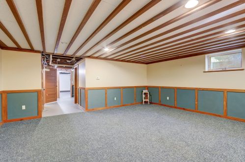 725 Lk Vw Ave, Milwaukee WI 53217-4857 exterior