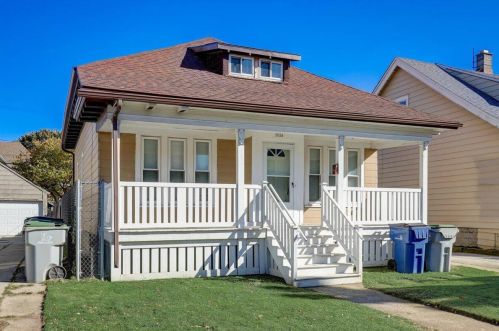 2024 55, Milwaukee WI 53220-2045 exterior