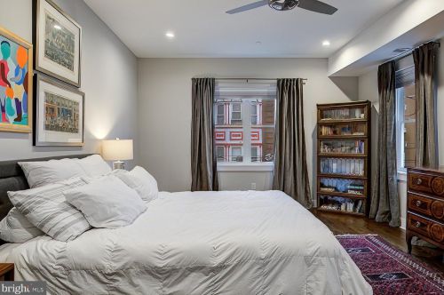 934 Ellsworth St, Philadelphia PA 19146-3010 exterior