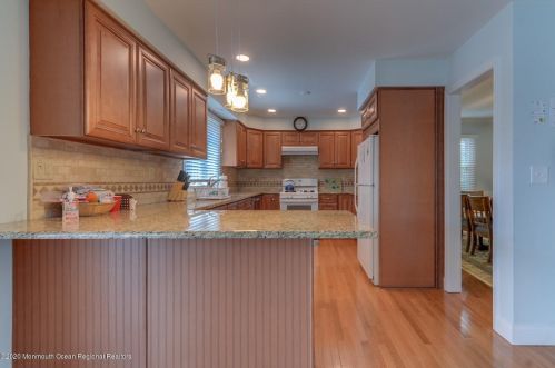 208 New York Ave, Point Pleasant Beach NJ 08742-3337 exterior