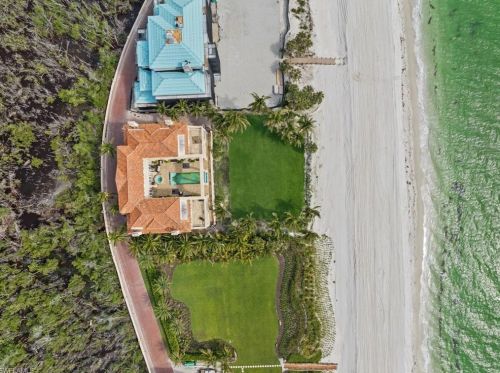 7613 Bay Colony Dr, Naples FL 34108-7756 exterior