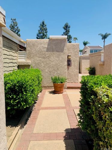 2900 Madison Ave, Fullerton CA 92831-2262 exterior