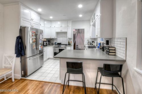 2015 8 St, Tucson AZ 85719-5515 exterior