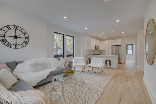 21 New St, Montclair, NJ 07042-4519