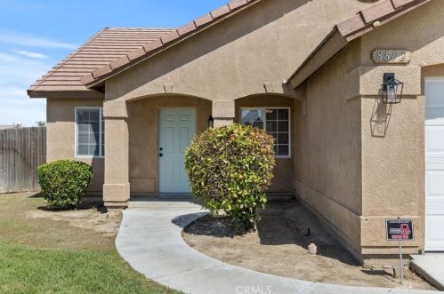 8802 Domingo St, Bakersfield CA 93313-5803 exterior