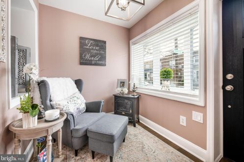 1011 Johnston St, Philadelphia PA 19145-4715 exterior