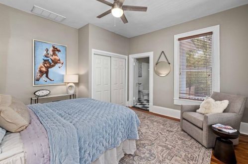 1901 David St, Austin TX 78705-4666 exterior