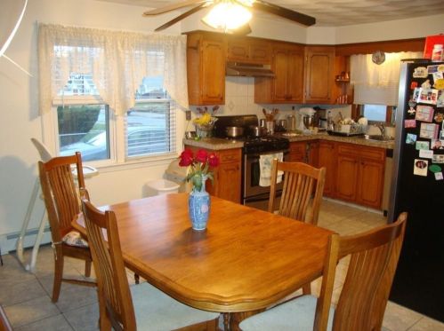 147 Enfield Ave, Providence, RI 02908-1205