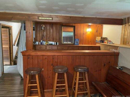 505 St, Milford CT 06461-2051 exterior