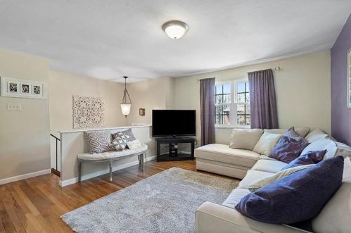 389 Holiday Park Dr, Pittsburgh PA 15239-2364 exterior