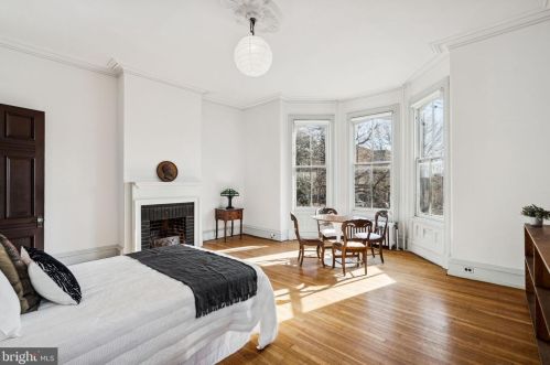 2322 Delancey Pl, Philadelphia PA 19103-6407 exterior