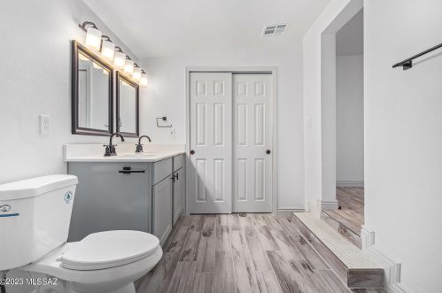 4121 Mars St, Tucson AZ 85741-1872 exterior