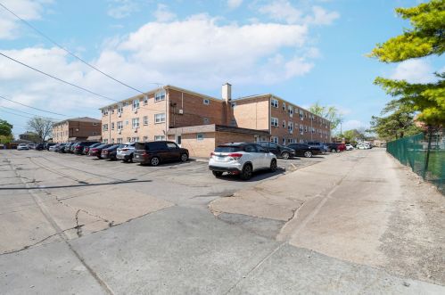 6565 Harlem Ave, Chicago IL  60631-3925 exterior