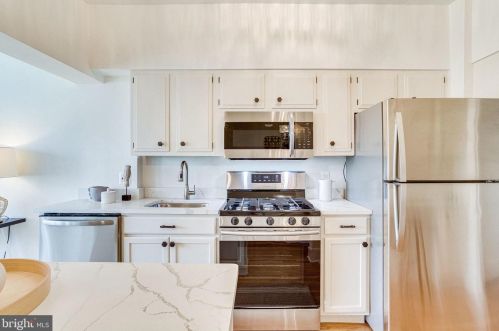 1839 A St, Washington DC 20003-1521 exterior