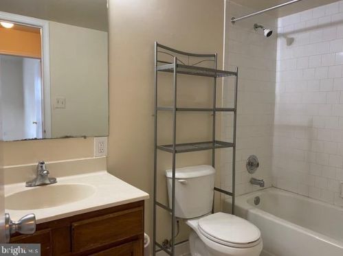 4122 11th Pl, Arlington VA  22201-4694 exterior