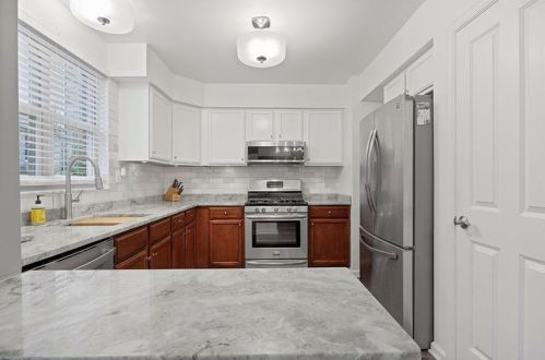 5015 Broad St, Pittsburgh PA  15224-2403 exterior