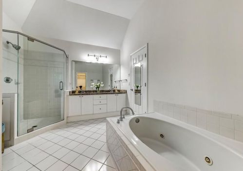 1350 Brookhaven Vlg Cir, Atlanta GA 30319-4095 exterior