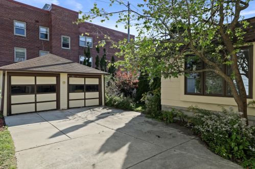 1901 Elmdale Ct, Milwaukee WI 53211-2342 exterior