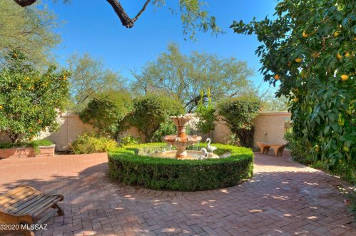 1021 Msn Twin Buttes Rd, Green Valley AZ 85622-8320 exterior