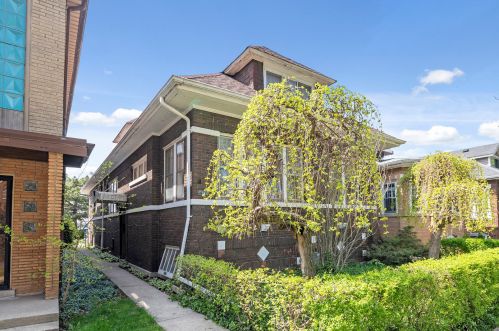 5954 Troy St, Chicago, IL 60629-2513