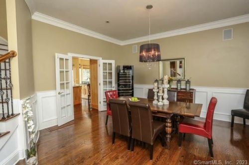 285 North St, Ridgefield CT  06877-2512 exterior