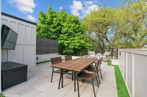 3625 Marshfield Ave, Chicago IL 60609-1325 exterior