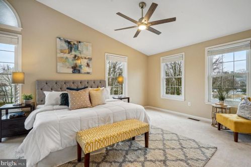 7433 Dunnington Pl, Alexandria VA  22315-5248 exterior