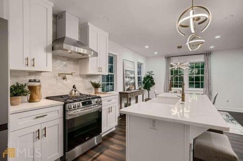 1415 Almont Dr, Atlanta GA 30310-3756 exterior