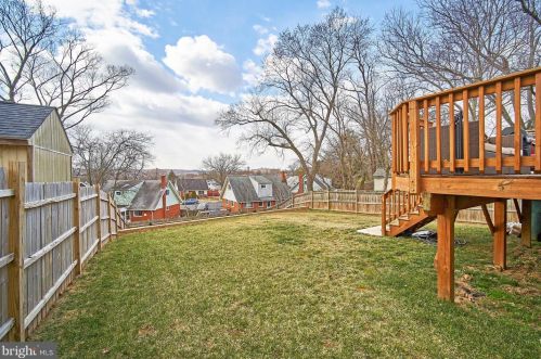 4058 Taney Ave, Alexandria VA 22304-2438 exterior