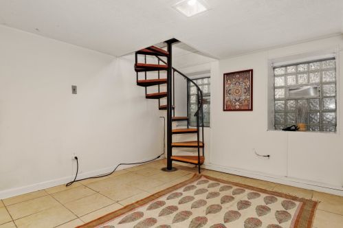 1817 Honore St, Chicago IL 60657-2007 exterior