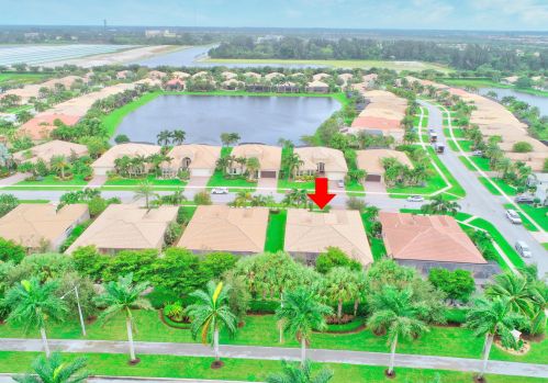 10468 Whitewind Cir, Boynton Beach FL 33473-7881 exterior