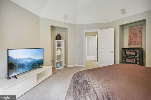 9906 Avenel Farm Dr, Rockville MD 20854-5410 exterior