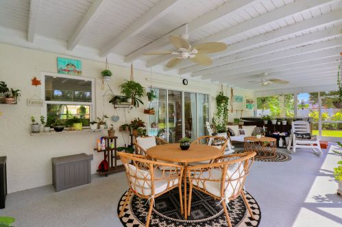 2910 Cates Cir, Fort Pierce FL  34952-5812 exterior