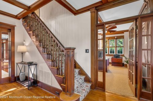 25 Memorial Pkwy, Atlantic Highlands NJ 07716-1655 exterior