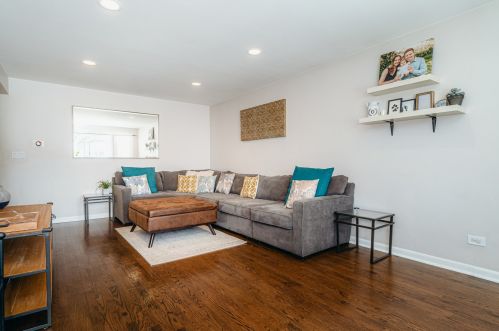 5223 Nashville Ave, Chicago IL 60638-1216 exterior