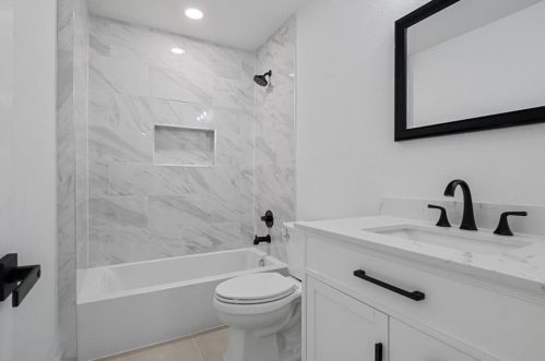 2521 Amelia St, Dallas TX  75235-8222 exterior