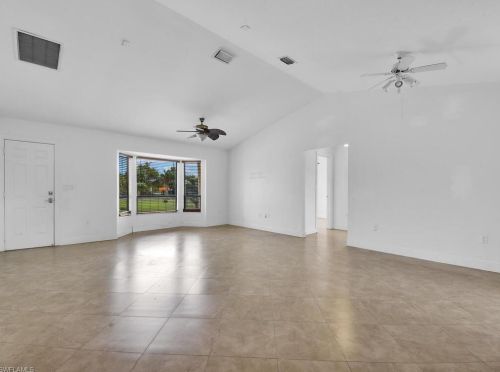 2370 8 Ave, Naples FL 34120-4917 exterior