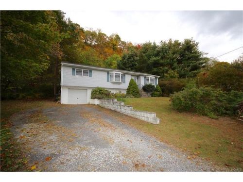 347 Lake Shore Dr, Monroe, NY 10950-1814