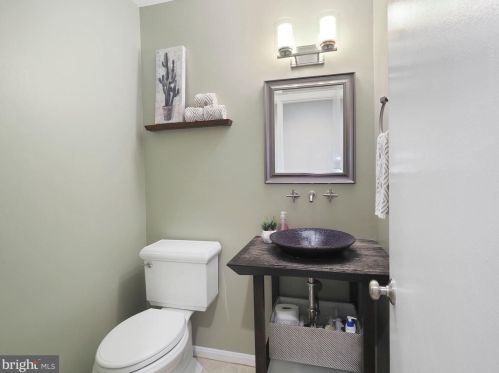 8224 Inverness Holw Ter, Rockville MD 20854-2726 exterior