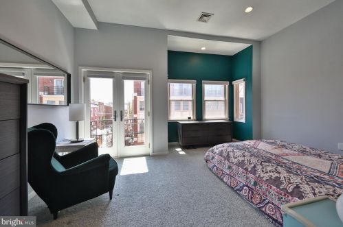 1513 Bainbridge St, Philadelphia PA 19146-2130 exterior