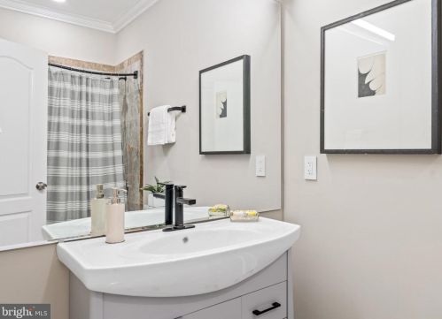 1645 Kirby Rd, Mc Lean VA  22101-3240 exterior